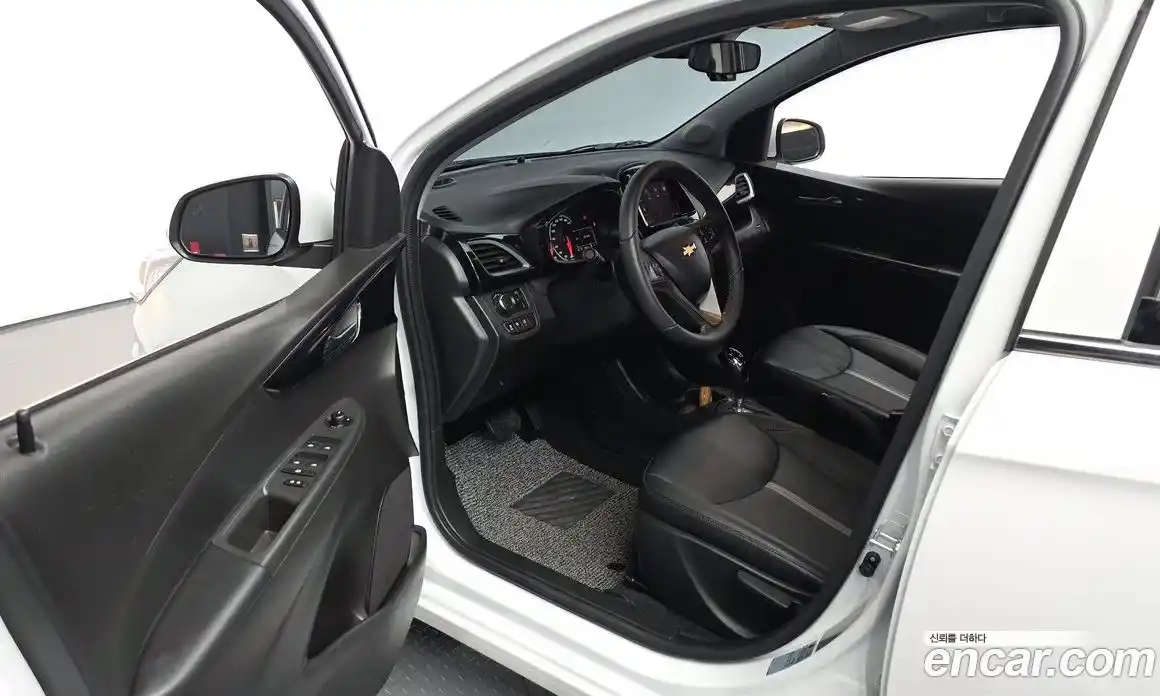 Chevrolet Spark 2022 1.0 автомат (гидро), фото 13