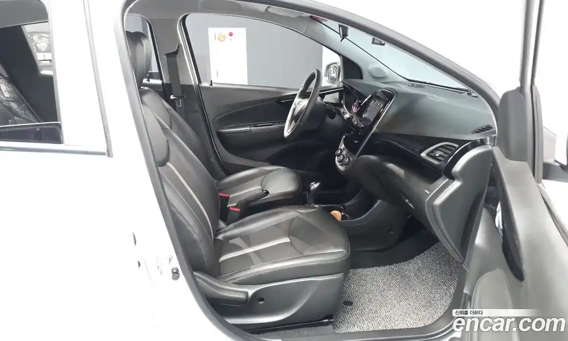 Chevrolet Spark 2022 1.0 автомат (гидро), фото 17