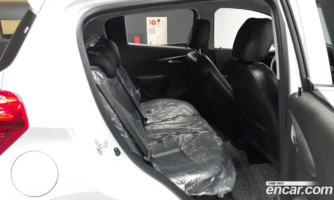 Chevrolet Spark 2022 1.0 автомат (гидро), фото 18