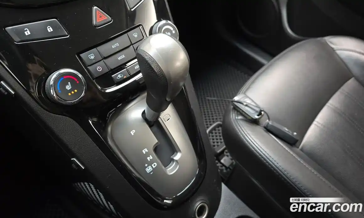 Chevrolet Orlando 2011 2.0 автомат (гидро), фото 9