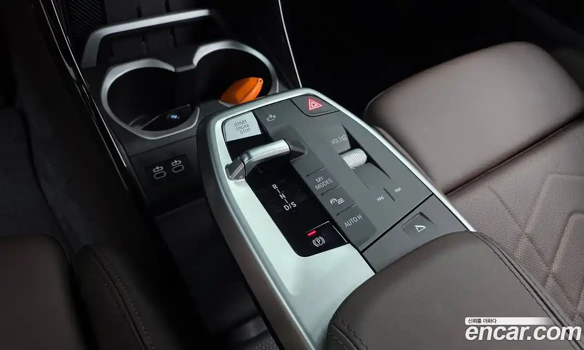 BMW X1 2025 2.0 автомат (гидро), фото 12