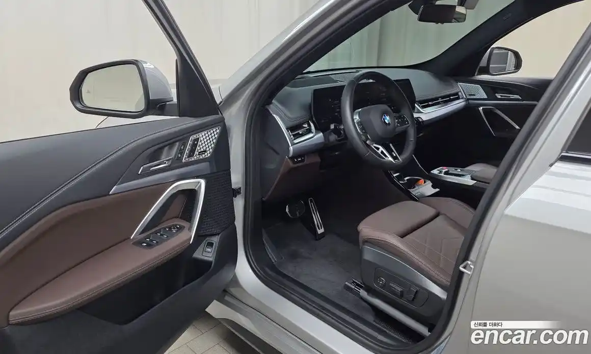 BMW X1 2025 2.0 автомат (гидро), фото 13