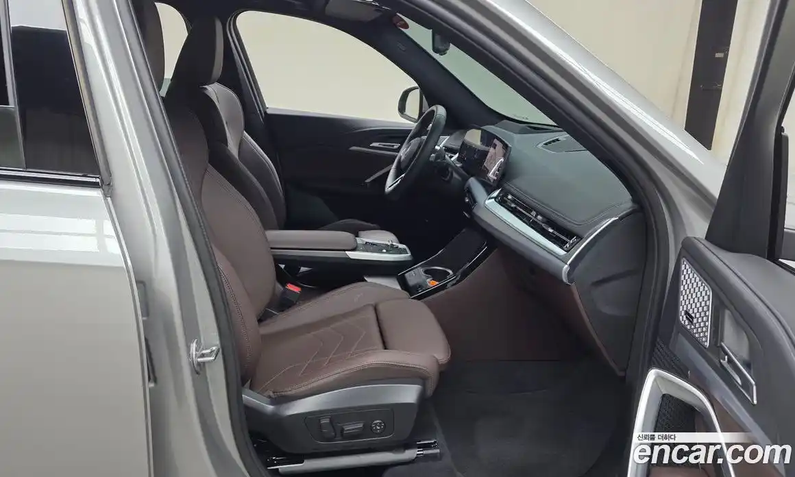 BMW X1 2025 2.0 автомат (гидро), фото 17