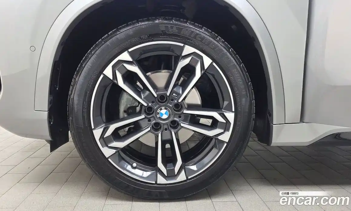 BMW X1 2025 2.0 автомат (гидро), фото 5
