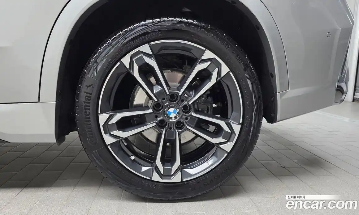 BMW X1 2025 2.0 автомат (гидро), фото 7