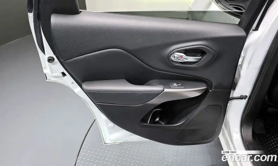 Jeep Cherokee 2019 2.2 автомат (гидро), фото 15