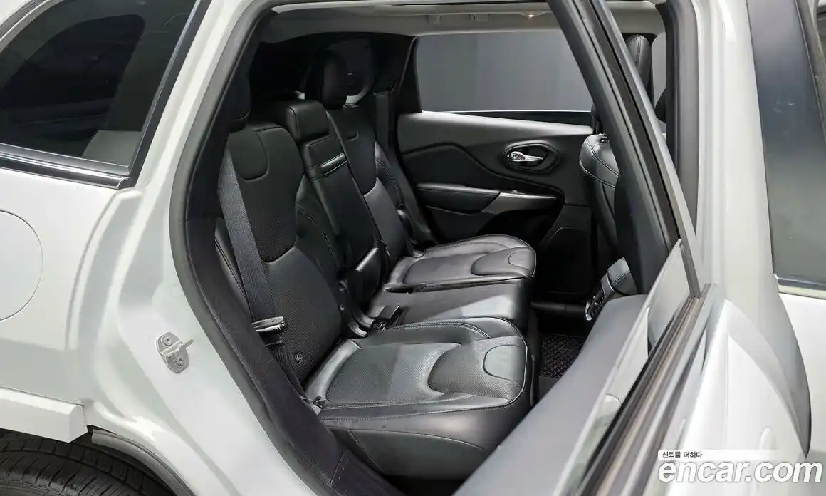Jeep Cherokee 2019 2.2 автомат (гидро), фото 17