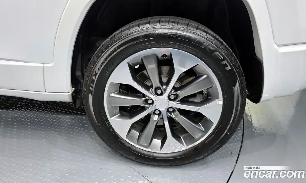 Jeep Cherokee 2019 2.2 автомат (гидро), фото 7