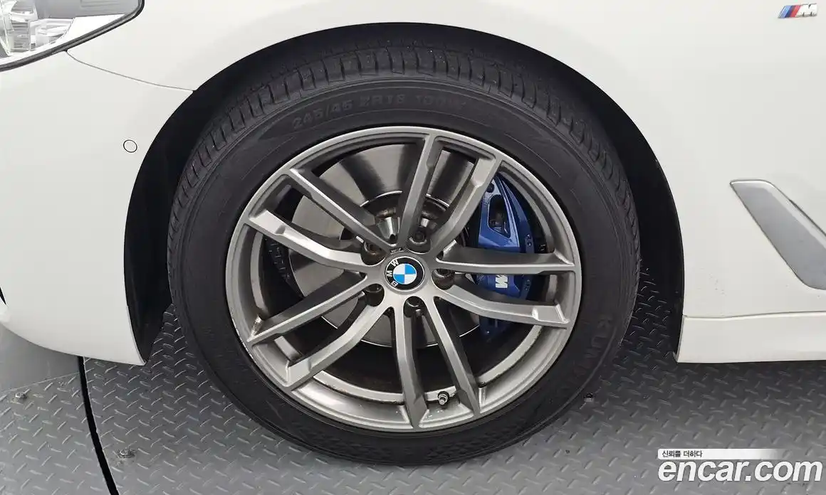BMW 5 серия 2018 2.0 автомат (гидро), фото 5