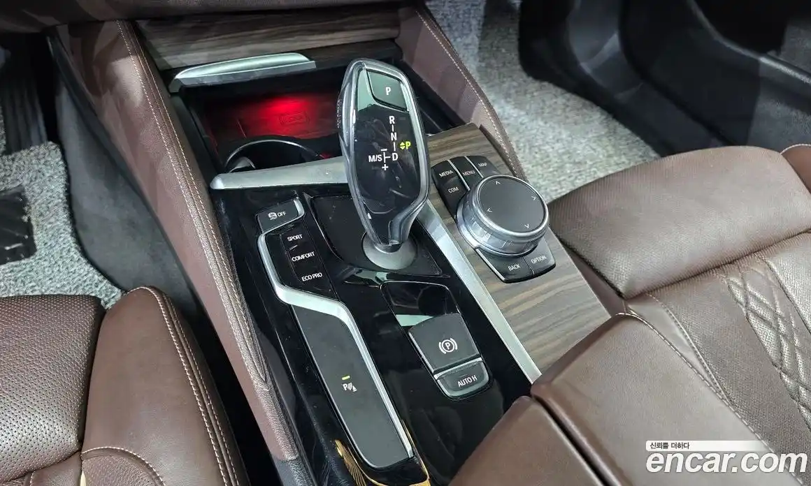 BMW 5 серия 2018 2.0 автомат (гидро), фото 12