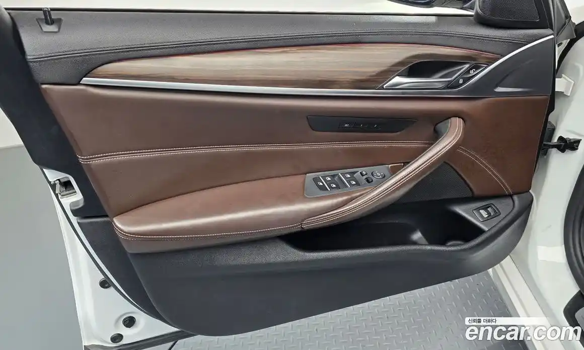 BMW 5 серия 2018 2.0 автомат (гидро), фото 14