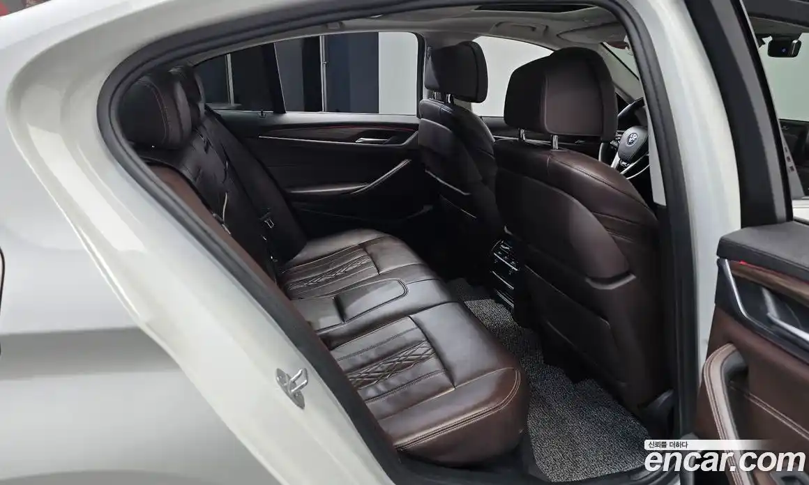 BMW 5 серия 2018 2.0 автомат (гидро), фото 17