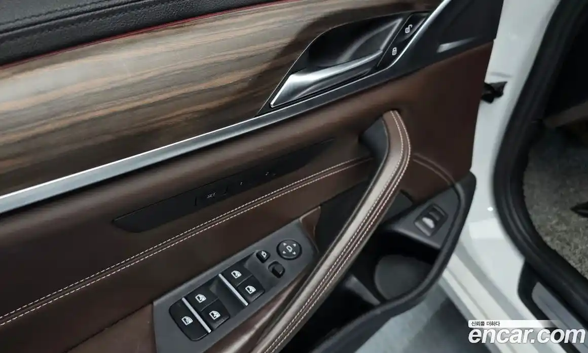 BMW 5 серия 2018 2.0 автомат (гидро), фото 33