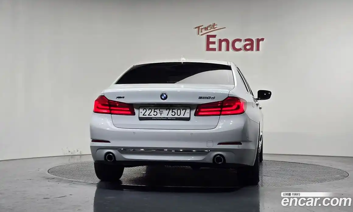 BMW 5 серия 2018 2.0 автомат (гидро), фото 4