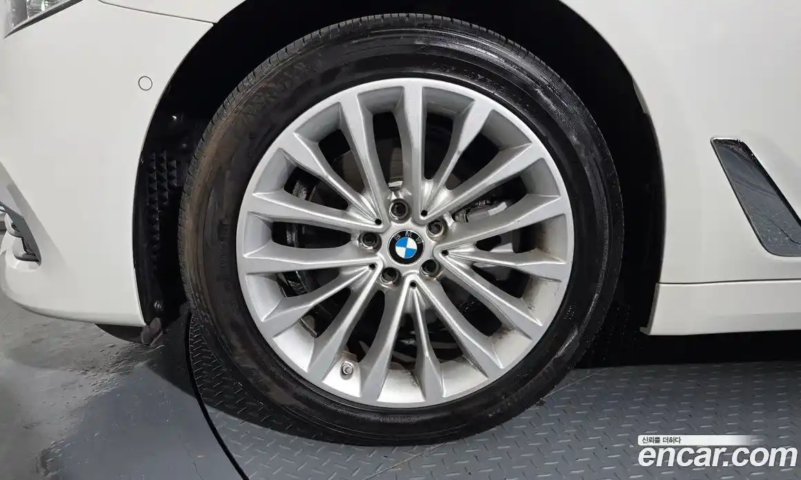BMW 5 серия 2018 2.0 автомат (гидро), фото 5