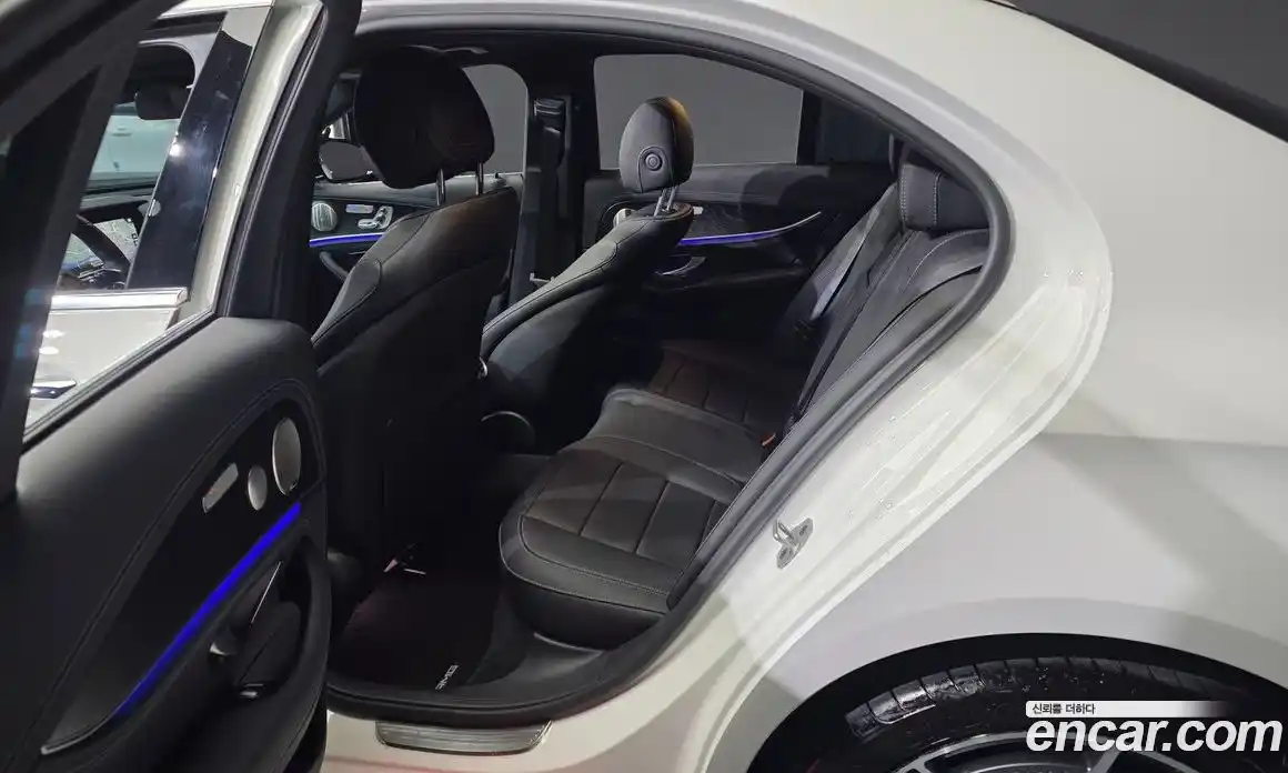 Mercedes-Benz E-Class 2022 2.0 автомат (гидро), фото 17