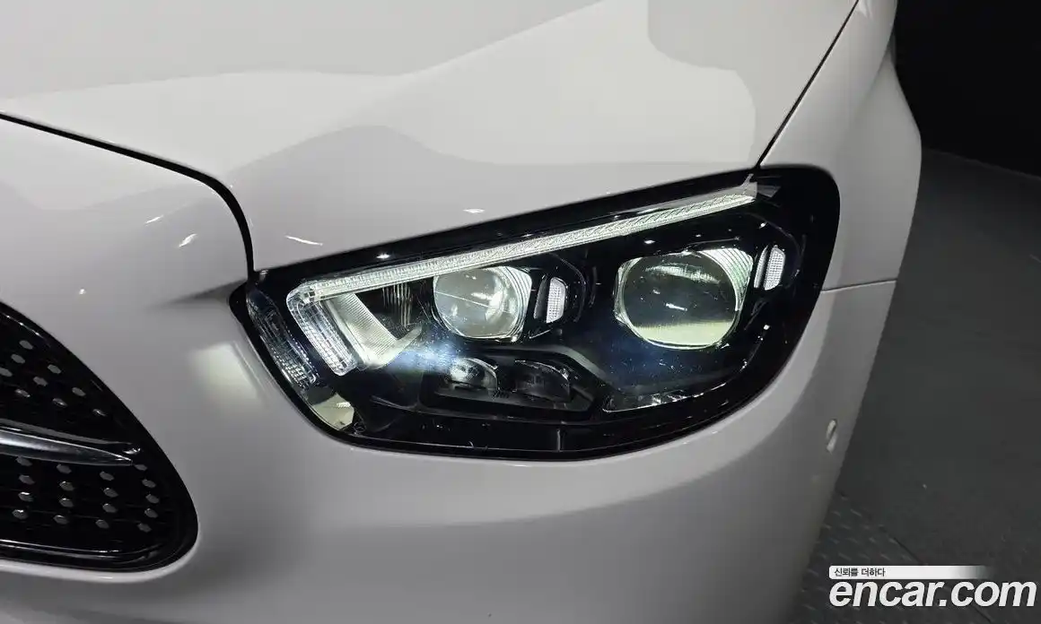 Mercedes-Benz E-Class 2022 2.0 автомат (гидро), фото 8