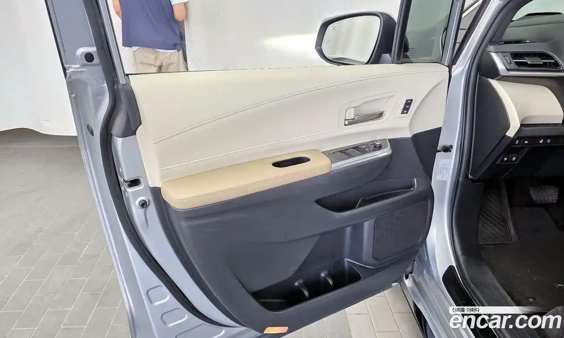 Toyota Sienna 2023 2.5 гидро, фото 14