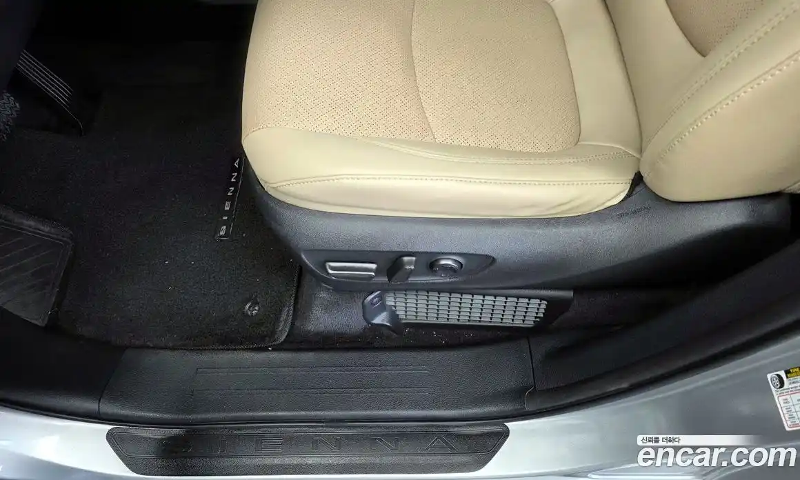 Toyota Sienna 2023 2.5 гидро, фото 16