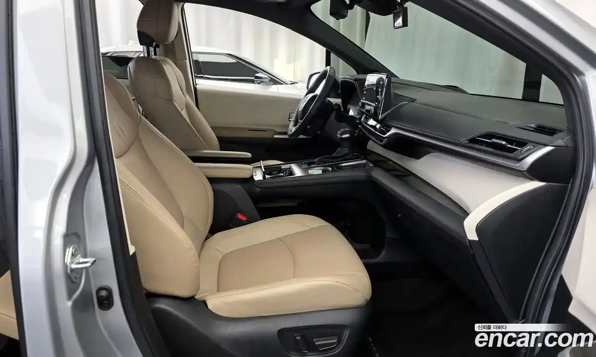 Toyota Sienna 2023 2.5 гидро, фото 17