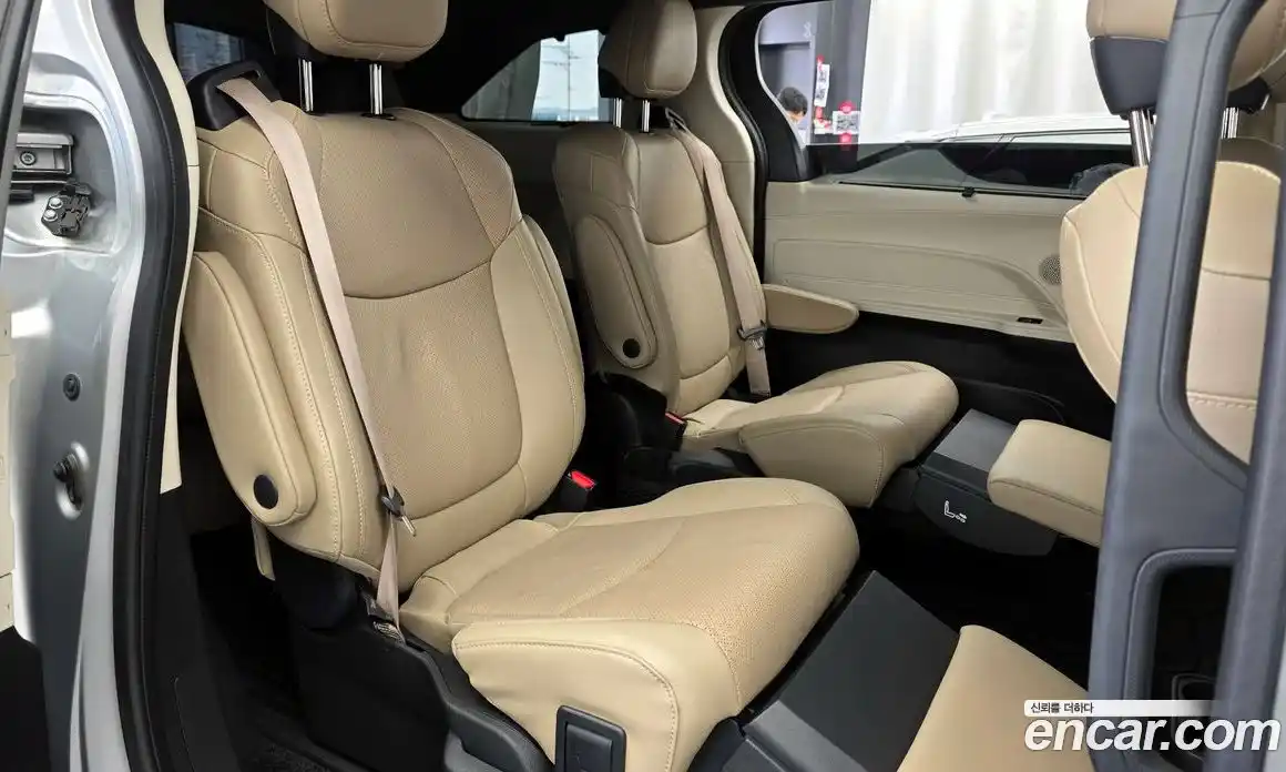 Toyota Sienna 2023 2.5 гидро, фото 18