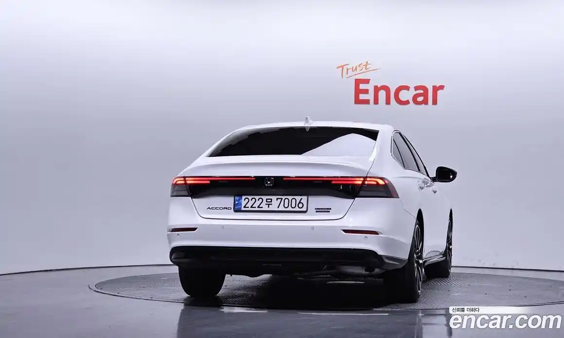 Honda Accord 2024 2.0 автомат (гидро), фото 4