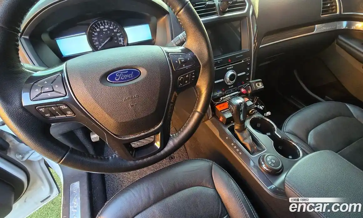Ford Explorer 2018 2.3 автомат (гидро), фото 14