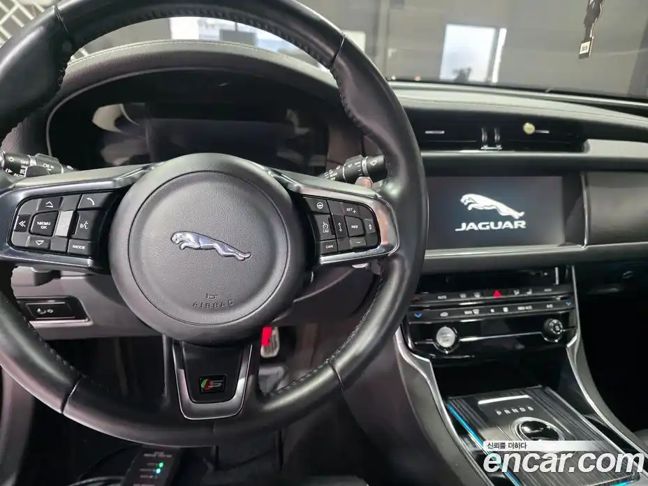 Jaguar XF 2019 3.0 гидро, фото 8