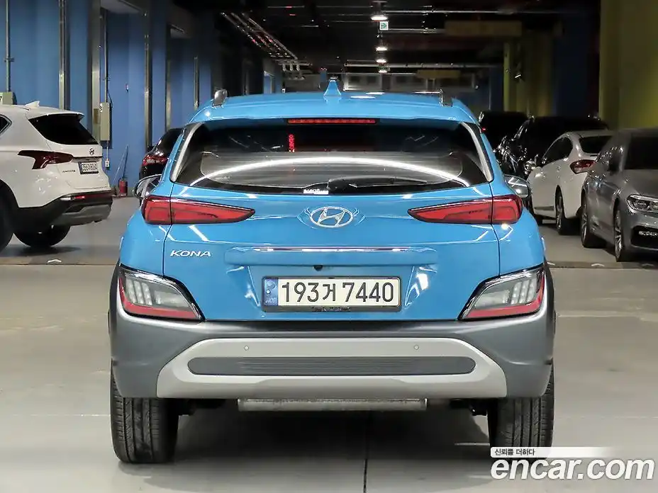 Hyundai Kona 2023 1.6 автомат (гидро), фото 3