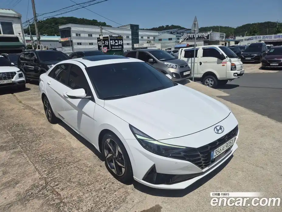 Hyundai Avante 2021 1.6 автомат (гидро), фото 1