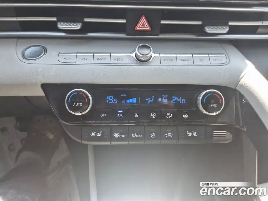 Hyundai Avante 2021 1.6 автомат (гидро), фото 13