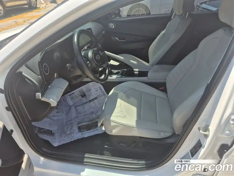 Hyundai Avante 2021 1.6 автомат (гидро), фото 17