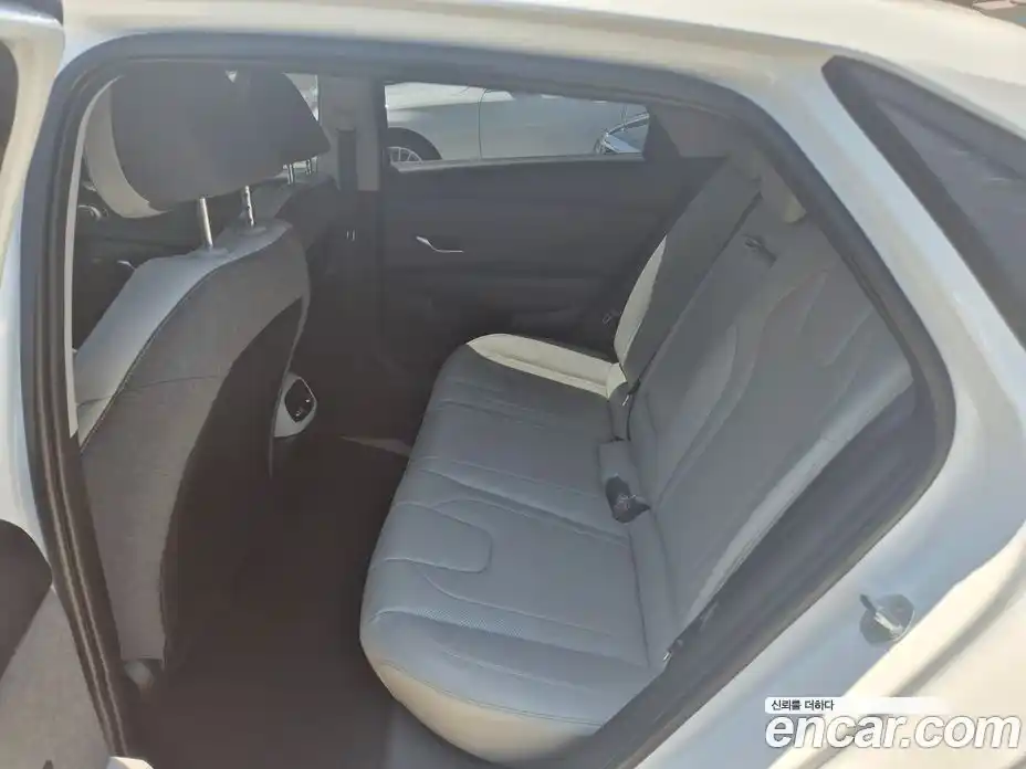 Hyundai Avante 2021 1.6 автомат (гидро), фото 18