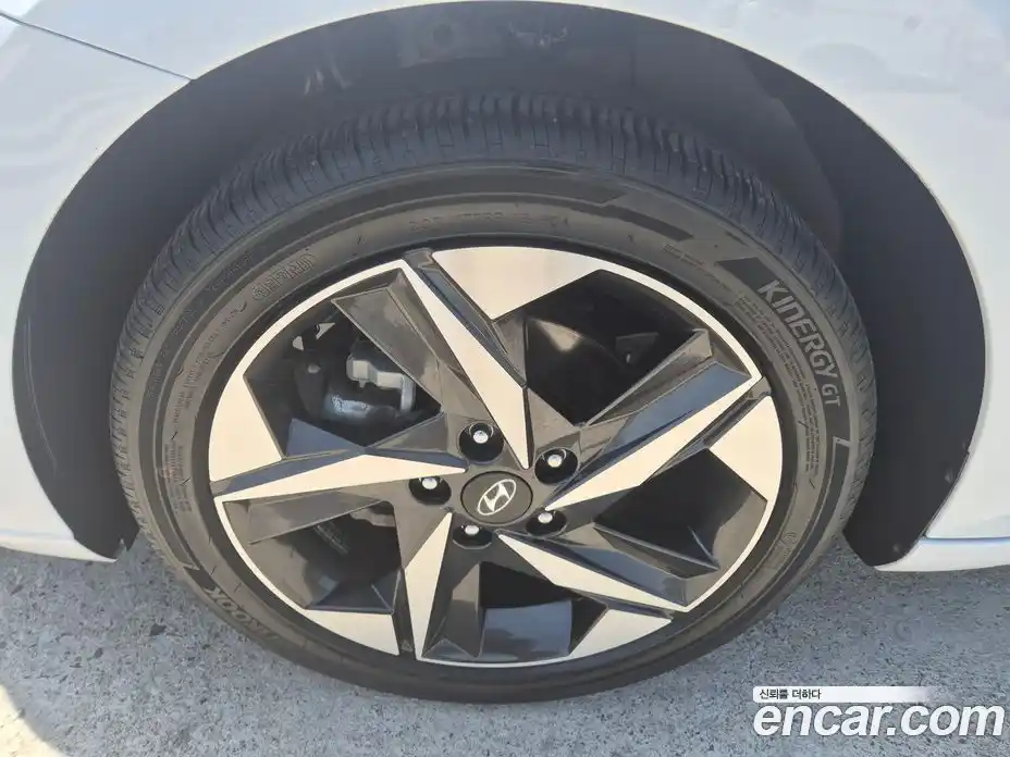 Hyundai Avante 2021 1.6 автомат (гидро), фото 19