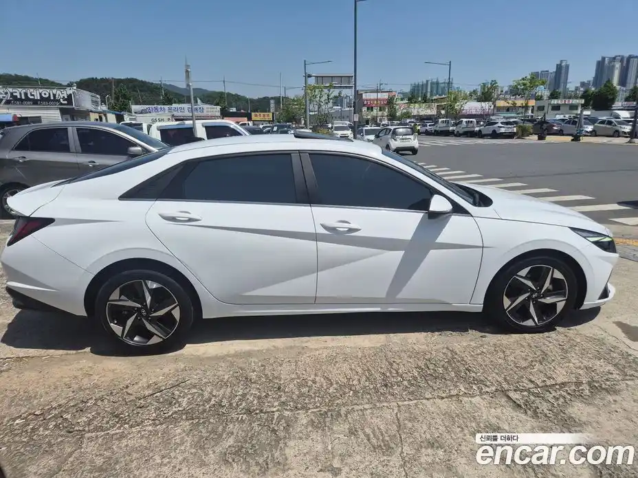 Hyundai Avante 2021 1.6 автомат (гидро), фото 6