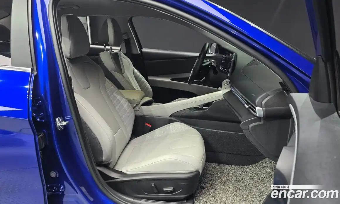 Hyundai Avante 2022 1.6 автомат (гидро), фото 13