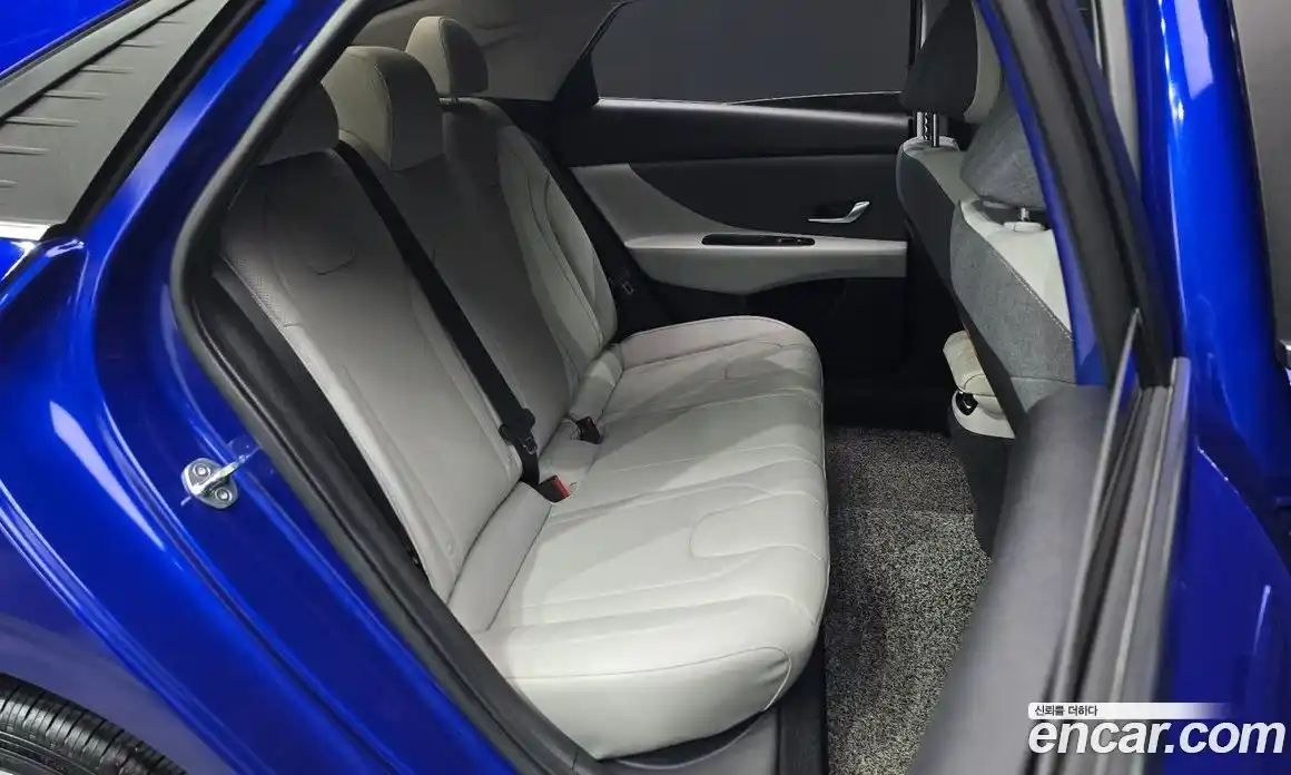 Hyundai Avante 2022 1.6 автомат (гидро), фото 16