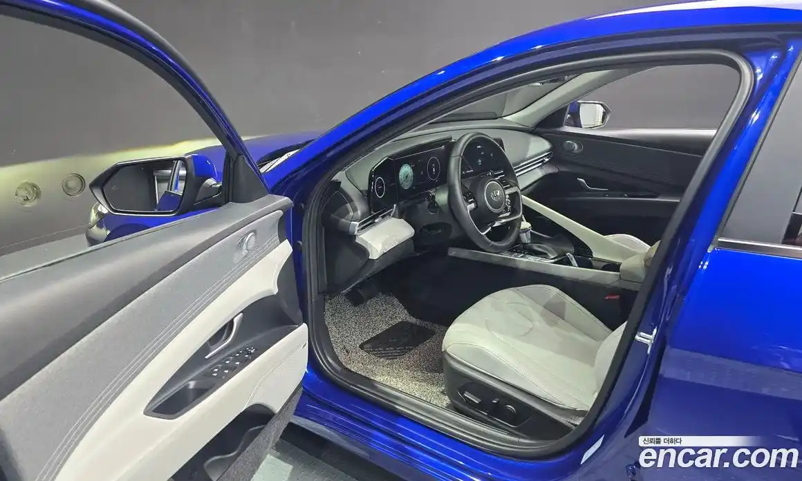 Hyundai Avante 2022 1.6 автомат (гидро), фото 17