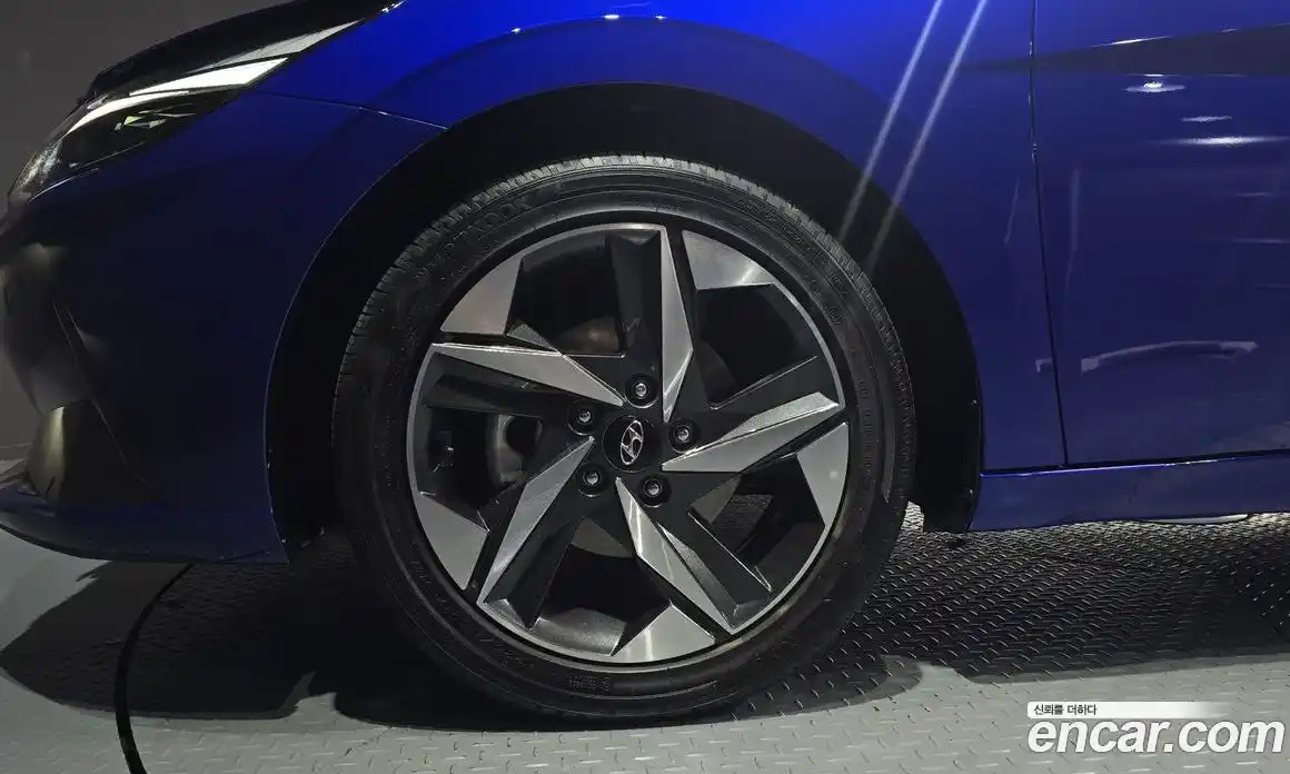 Hyundai Avante 2022 1.6 автомат (гидро), фото 5
