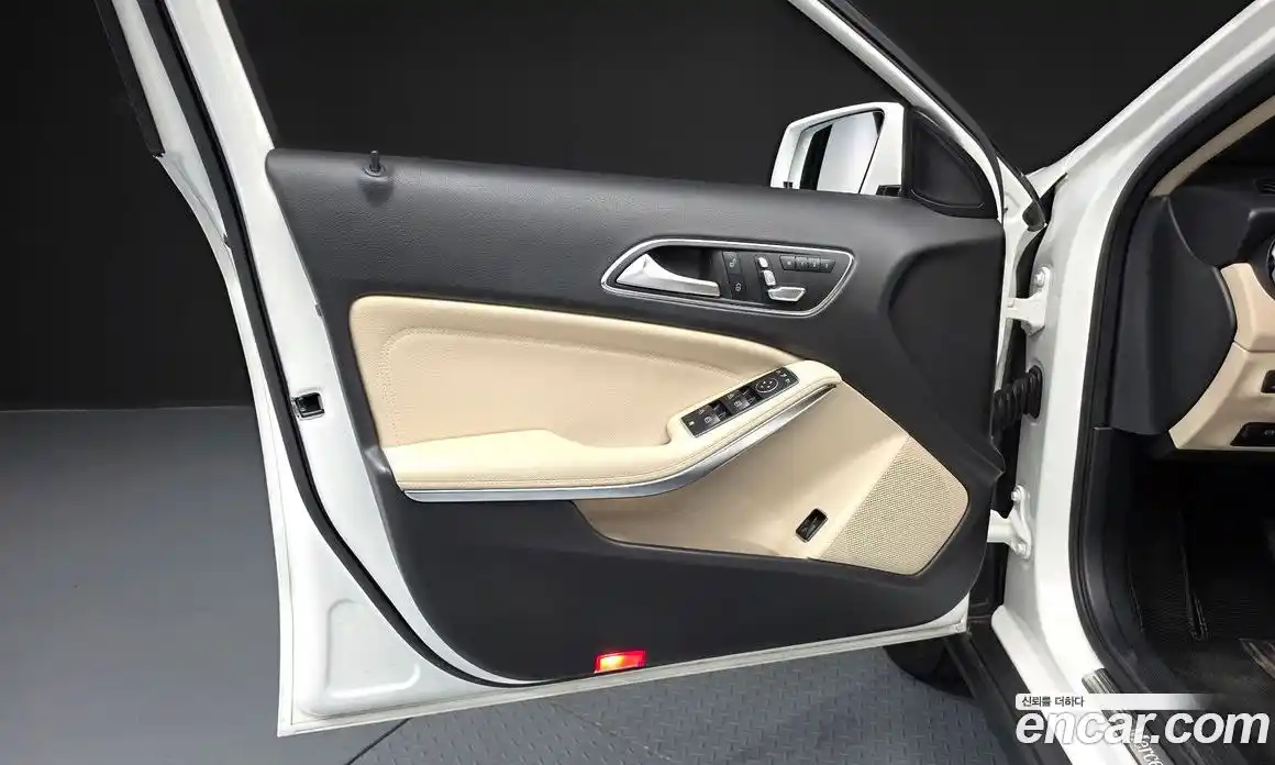 Mercedes-Benz GLA-Class 2019 2.0 гидро, фото 14 Mercedes-Benz GLA-Class 2019 2.0 гидро, фото 14