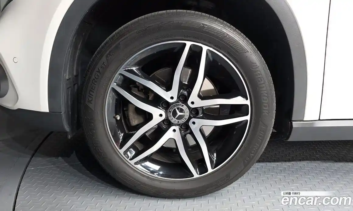 Mercedes-Benz GLA-Class 2019 2.0 гидро, фото 5 Mercedes-Benz GLA-Class 2019 2.0 гидро, фото 5