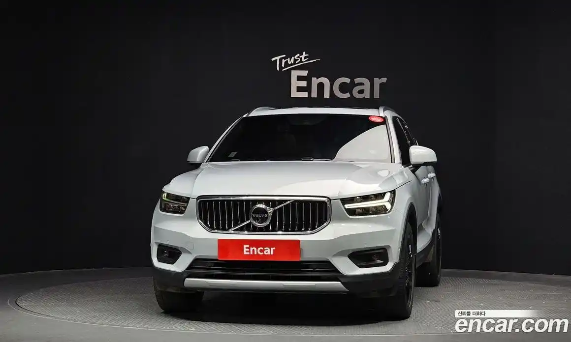 Volvo XC40 2022 2.0 автомат (гидро), фото 3