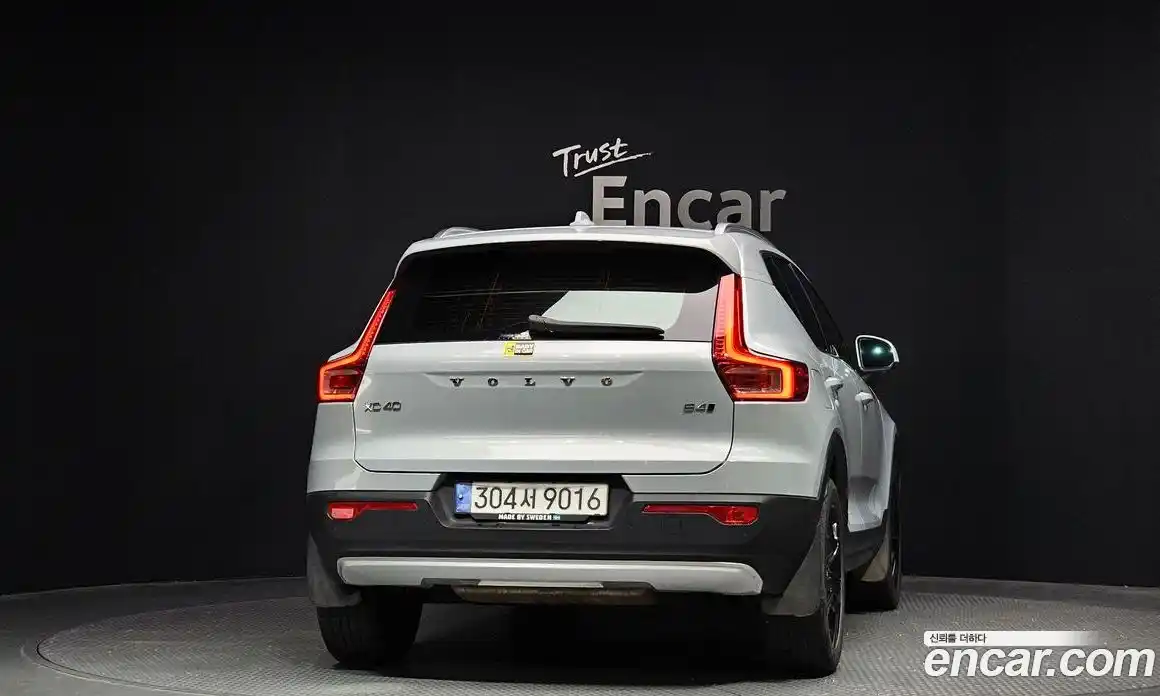 Volvo XC40 2022 2.0 автомат (гидро), фото 4