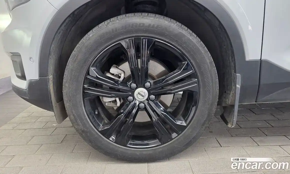 Volvo XC40 2022 2.0 автомат (гидро), фото 5