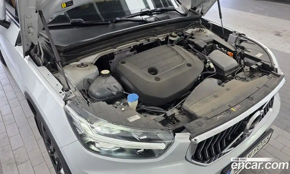Volvo XC40 2022 2.0 автомат (гидро), фото 6