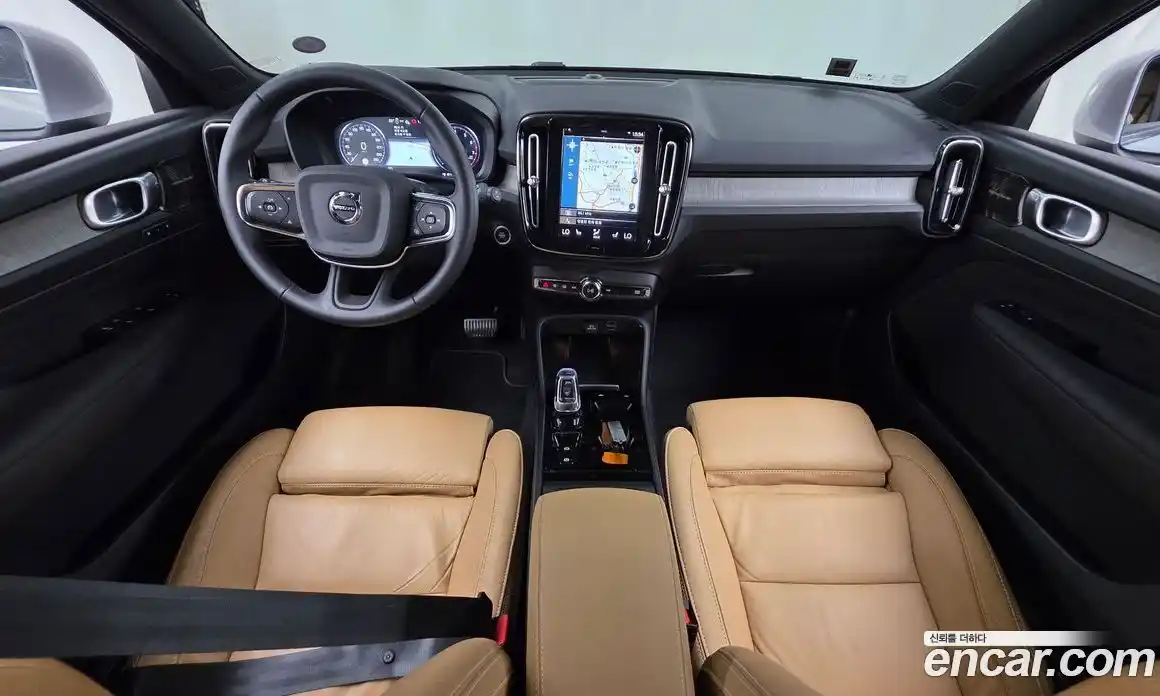 Volvo XC40 2022 2.0 автомат (гидро), фото 7