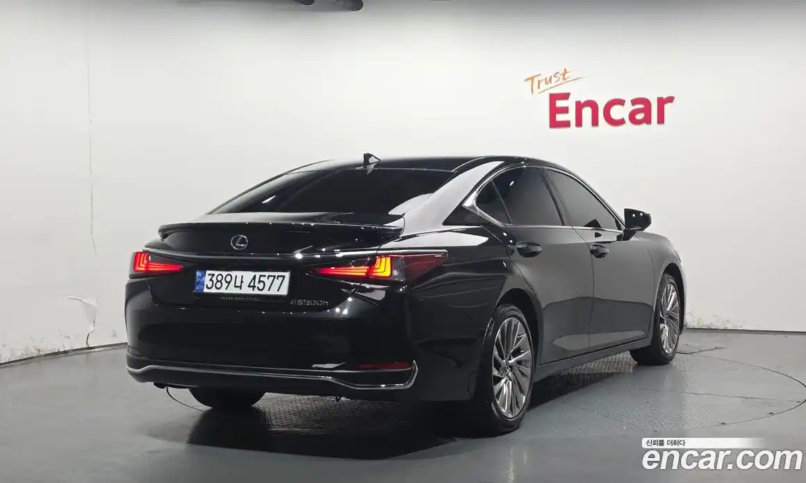 Lexus ES 2023 2.5 гидро, фото 2