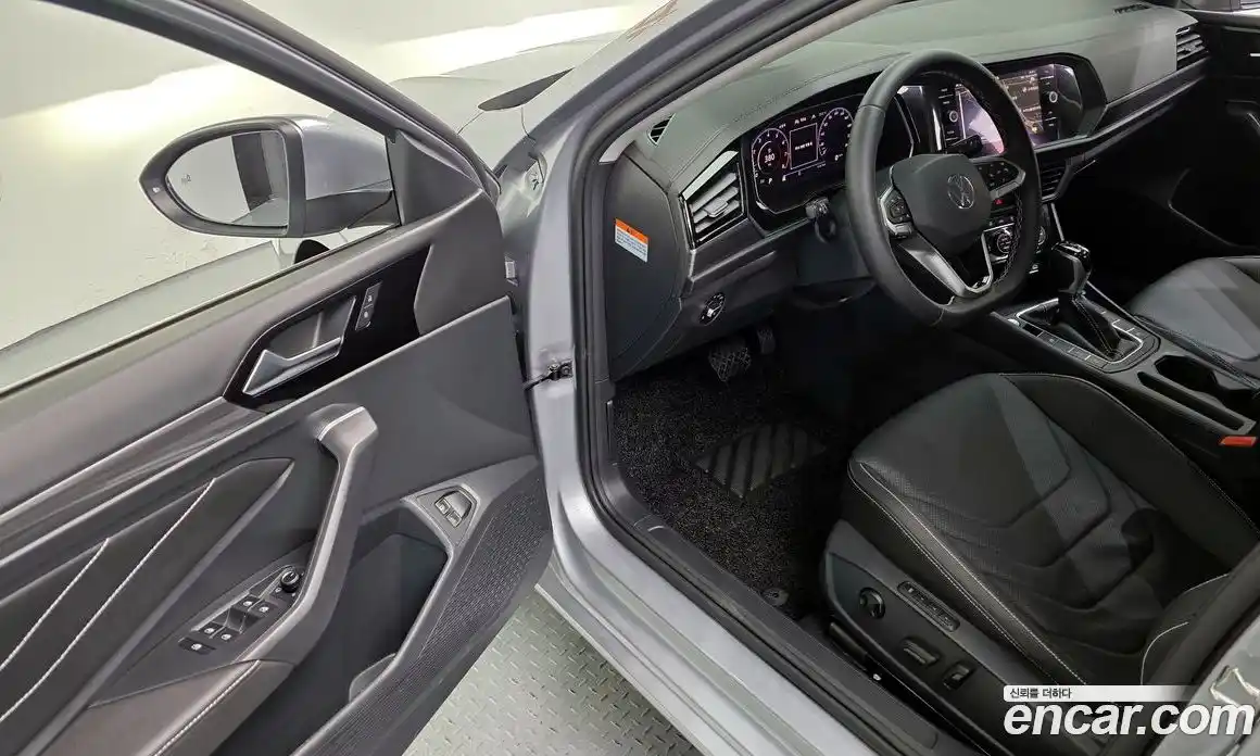 Volkswagen Jetta 2023 1.5 автомат (гидро), фото 12