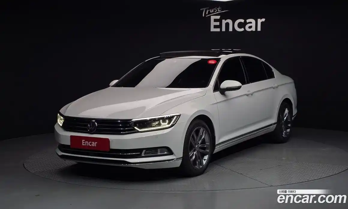 Volkswagen Passat 2018 2.0 автомат (гидро), фото 1