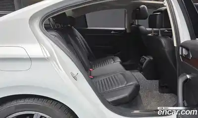 Volkswagen Passat 2018 2.0 автомат (гидро), миниатюра 11